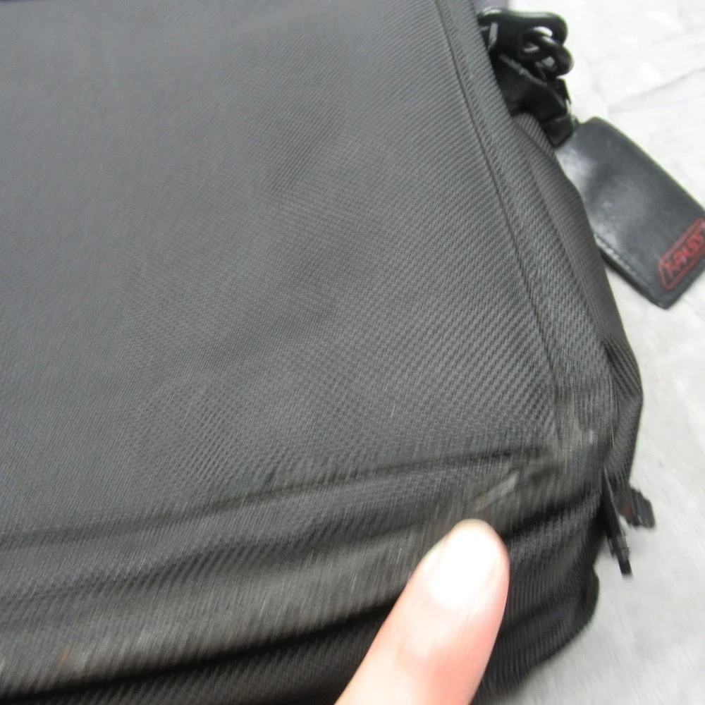 Tumi T-Pass Black Laptop‎ Briefcase Messenger Checkpoint Friendly 26145dh READ